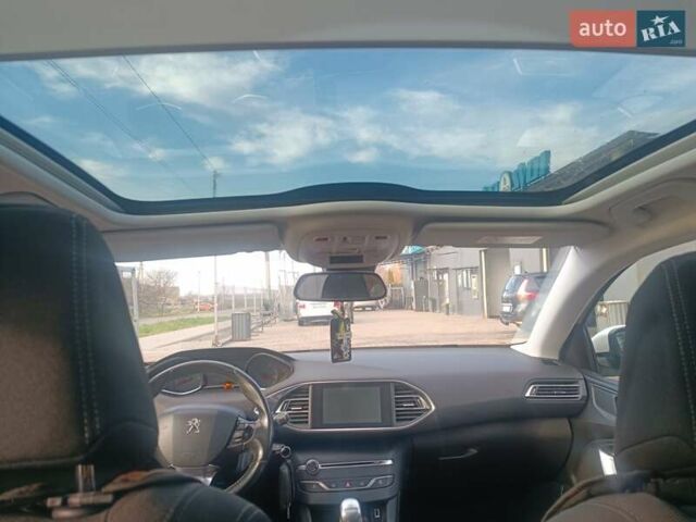 Белый Пежо 308, объемом двигателя 1.56 л и пробегом 196 тыс. км за 9500 $, фото 6 на Automoto.ua