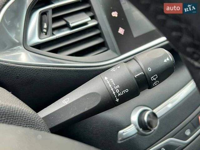 Белый Пежо 308, объемом двигателя 1.56 л и пробегом 265 тыс. км за 11000 $, фото 19 на Automoto.ua