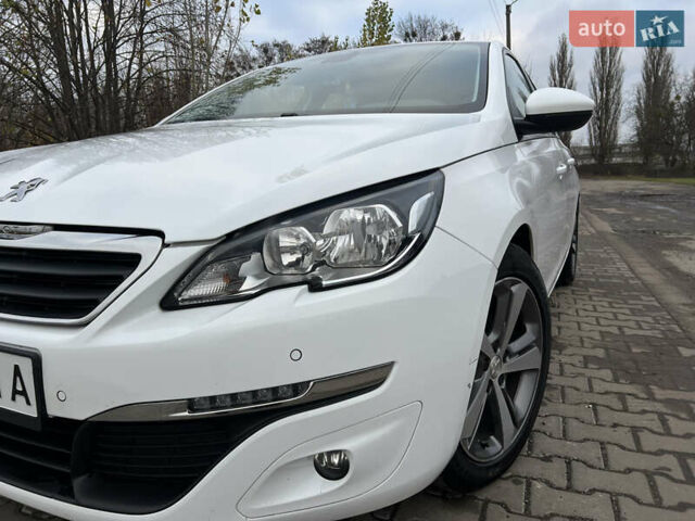 Белый Пежо 308, объемом двигателя 1.56 л и пробегом 283 тыс. км за 11899 $, фото 14 на Automoto.ua
