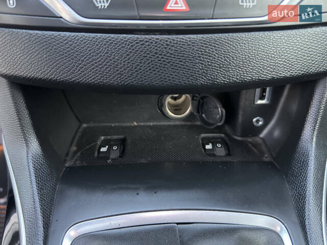 Белый Пежо 308, объемом двигателя 1.2 л и пробегом 147 тыс. км за 9999 $, фото 26 на Automoto.ua