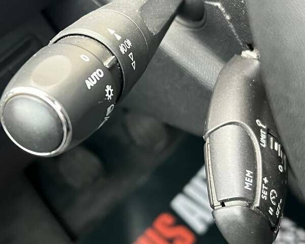 Белый Пежо 308, объемом двигателя 1.56 л и пробегом 265 тыс. км за 11000 $, фото 18 на Automoto.ua