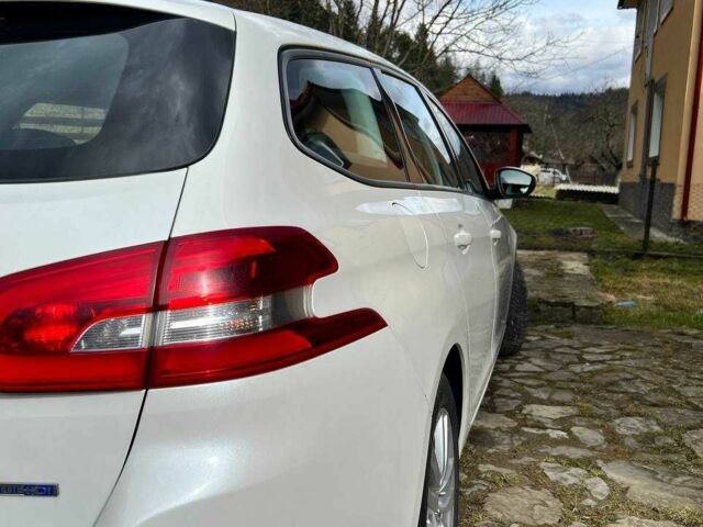 Белый Пежо 308, объемом двигателя 1.6 л и пробегом 273 тыс. км за 8800 $, фото 8 на Automoto.ua