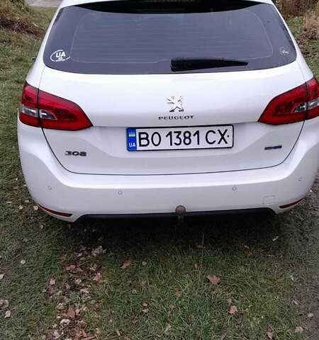Белый Пежо 308, объемом двигателя 1.56 л и пробегом 216 тыс. км за 9600 $, фото 4 на Automoto.ua