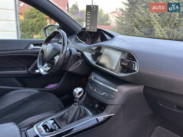 Белый Пежо 308, объемом двигателя 1.2 л и пробегом 147 тыс. км за 9999 $, фото 35 на Automoto.ua