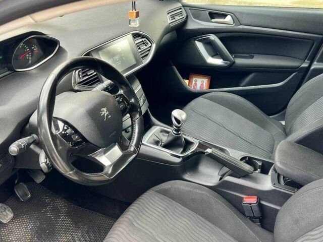 Белый Пежо 308, объемом двигателя 1.6 л и пробегом 273 тыс. км за 8800 $, фото 14 на Automoto.ua