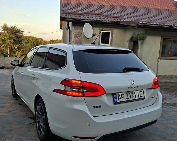 Білий Пежо 308, об'ємом двигуна 1.56 л та пробігом 216 тис. км за 9500 $, фото 4 на Automoto.ua