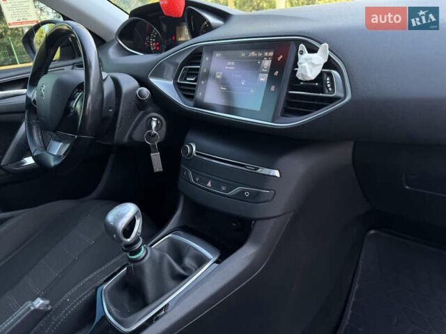 Белый Пежо 308, объемом двигателя 1.56 л и пробегом 172 тыс. км за 10550 $, фото 28 на Automoto.ua