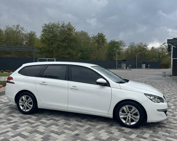 Белый Пежо 308, объемом двигателя 1.56 л и пробегом 286 тыс. км за 7499 $, фото 2 на Automoto.ua