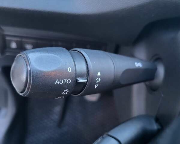 Белый Пежо 308, объемом двигателя 1.56 л и пробегом 266 тыс. км за 9100 $, фото 23 на Automoto.ua