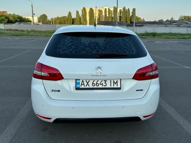 Белый Пежо 308, объемом двигателя 1.6 л и пробегом 360 тыс. км за 6500 $, фото 6 на Automoto.ua
