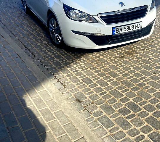 Білий Пежо 308, об'ємом двигуна 1.6 л та пробігом 290 тис. км за 8500 $, фото 4 на Automoto.ua