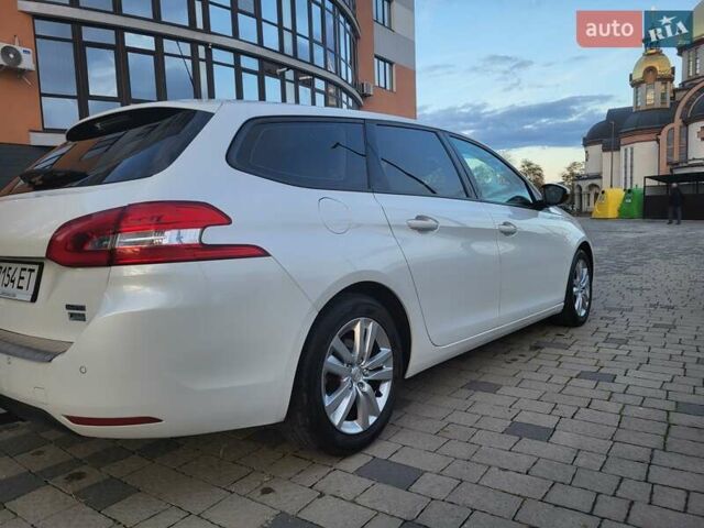 Белый Пежо 308, объемом двигателя 1.56 л и пробегом 266 тыс. км за 9100 $, фото 4 на Automoto.ua