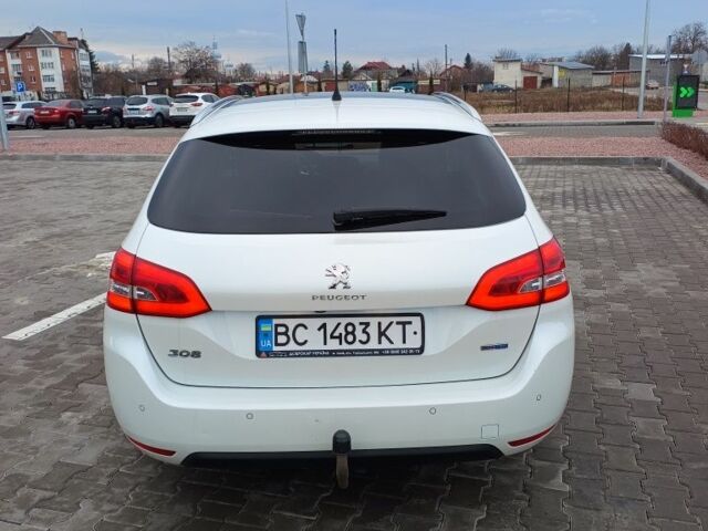 Белый Пежо 308, объемом двигателя 1.6 л и пробегом 250 тыс. км за 8600 $, фото 5 на Automoto.ua