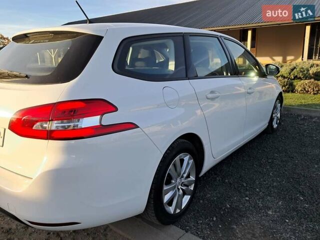 Білий Пежо 308, об'ємом двигуна 1.56 л та пробігом 280 тис. км за 6600 $, фото 6 на Automoto.ua