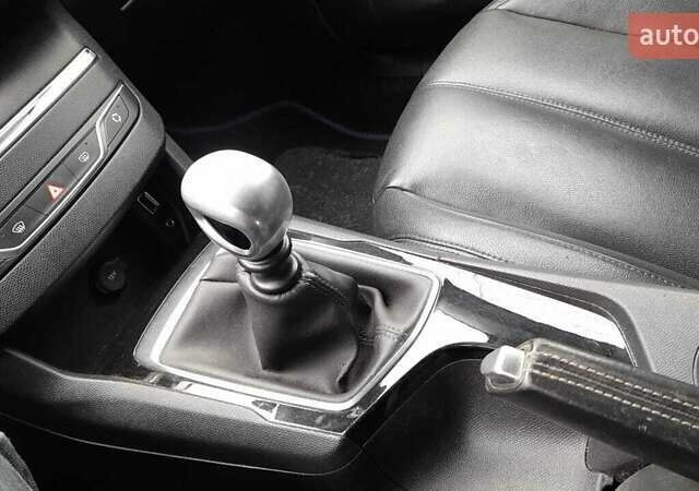 Белый Пежо 308, объемом двигателя 1.56 л и пробегом 216 тыс. км за 9600 $, фото 12 на Automoto.ua