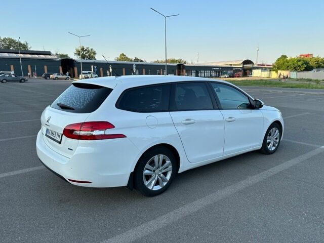 Белый Пежо 308, объемом двигателя 1.6 л и пробегом 360 тыс. км за 6500 $, фото 2 на Automoto.ua