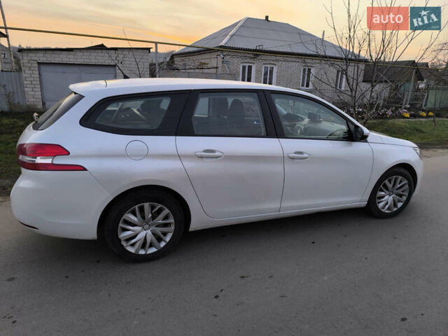 Белый Пежо 308, объемом двигателя 1.6 л и пробегом 95 тыс. км за 11500 $, фото 3 на Automoto.ua