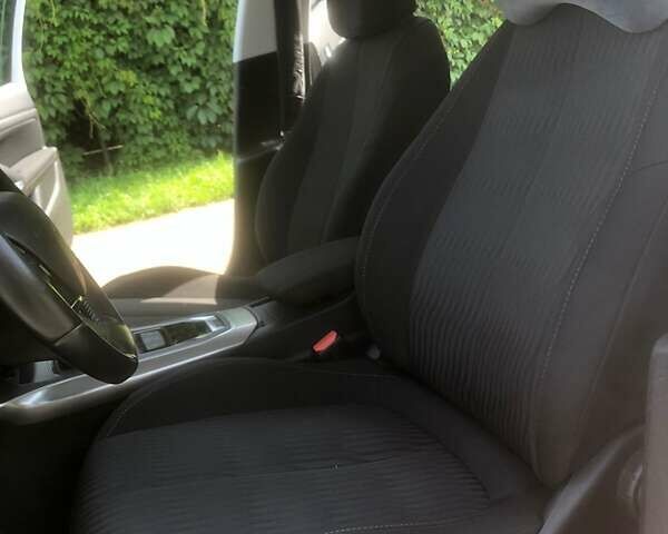 Белый Пежо 308, объемом двигателя 1.6 л и пробегом 123 тыс. км за 12900 $, фото 10 на Automoto.ua