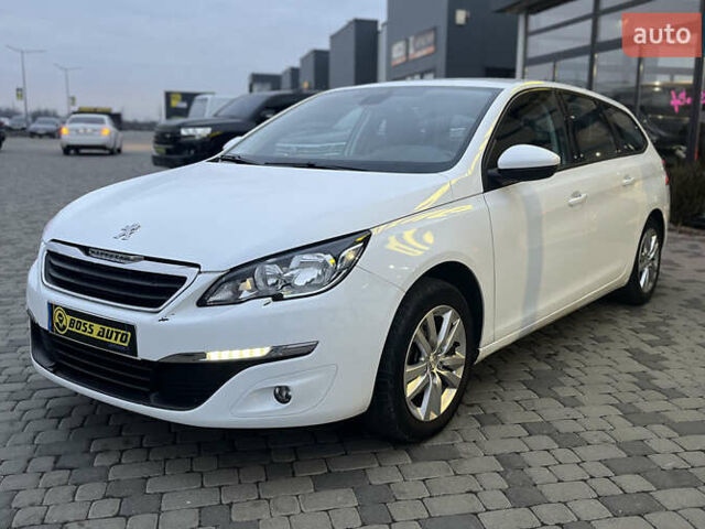 Белый Пежо 308, объемом двигателя 1.56 л и пробегом 357 тыс. км за 9200 $, фото 6 на Automoto.ua
