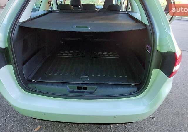 Белый Пежо 308, объемом двигателя 1.56 л и пробегом 209 тыс. км за 12000 $, фото 10 на Automoto.ua