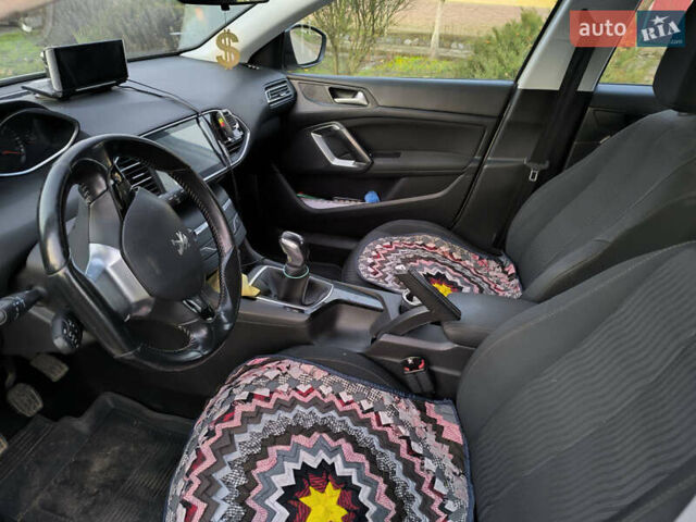Белый Пежо 308, объемом двигателя 1.6 л и пробегом 95 тыс. км за 11500 $, фото 5 на Automoto.ua