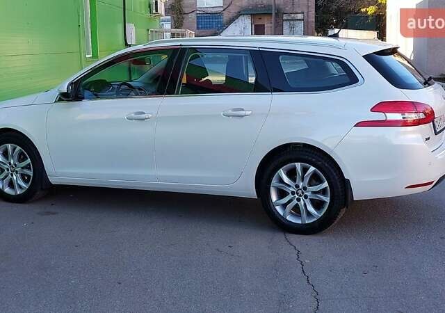 Белый Пежо 308, объемом двигателя 1.56 л и пробегом 209 тыс. км за 12000 $, фото 8 на Automoto.ua