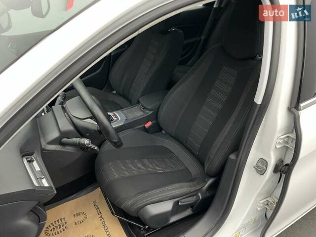 Білий Пежо 308, об'ємом двигуна 1.6 л та пробігом 258 тис. км за 9922 $, фото 8 на Automoto.ua