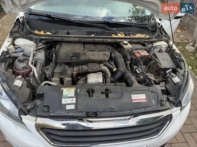 Белый Пежо 308, объемом двигателя 1.56 л и пробегом 274 тыс. км за 9400 $, фото 67 на Automoto.ua