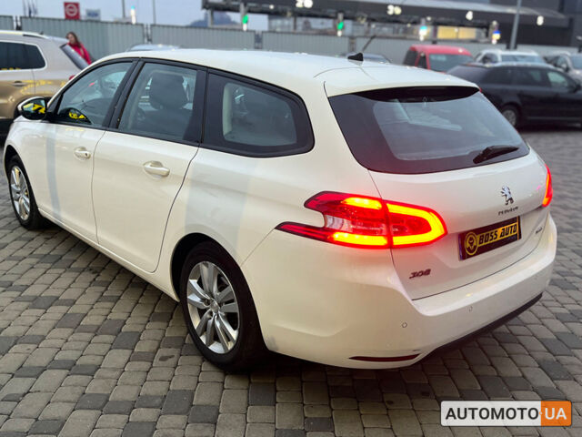 Белый Пежо 308, объемом двигателя 1.6 л и пробегом 347 тыс. км за 11790 $, фото 3 на Automoto.ua