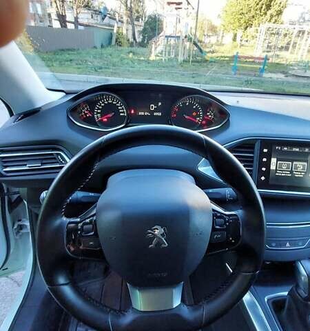 Белый Пежо 308, объемом двигателя 1.56 л и пробегом 209 тыс. км за 12000 $, фото 15 на Automoto.ua