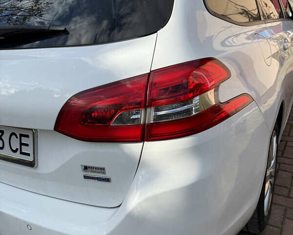 Белый Пежо 308, объемом двигателя 1.56 л и пробегом 274 тыс. км за 9400 $, фото 32 на Automoto.ua