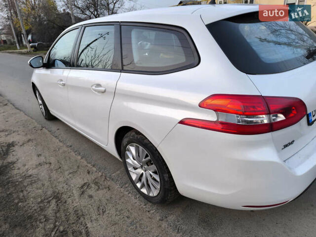 Белый Пежо 308, объемом двигателя 1.6 л и пробегом 95 тыс. км за 11500 $, фото 1 на Automoto.ua