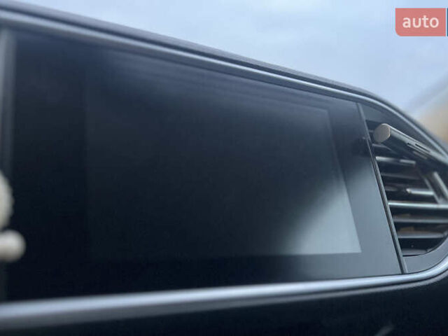 Белый Пежо 308, объемом двигателя 1.56 л и пробегом 357 тыс. км за 9200 $, фото 16 на Automoto.ua