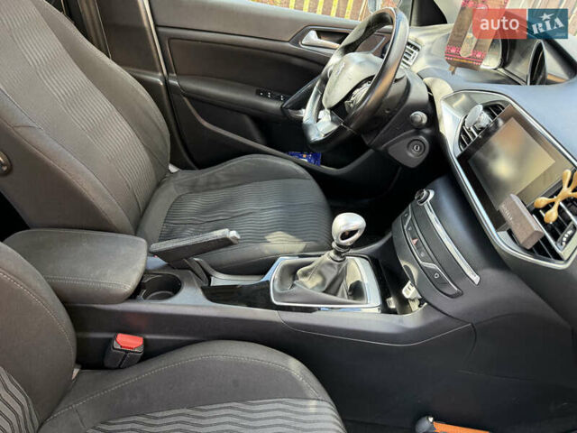 Белый Пежо 308, объемом двигателя 1.56 л и пробегом 274 тыс. км за 9400 $, фото 11 на Automoto.ua