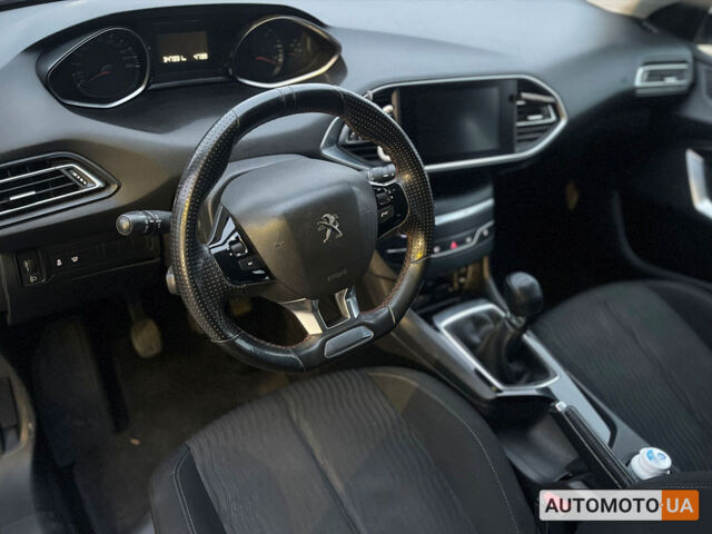 Белый Пежо 308, объемом двигателя 1.6 л и пробегом 347 тыс. км за 11790 $, фото 7 на Automoto.ua