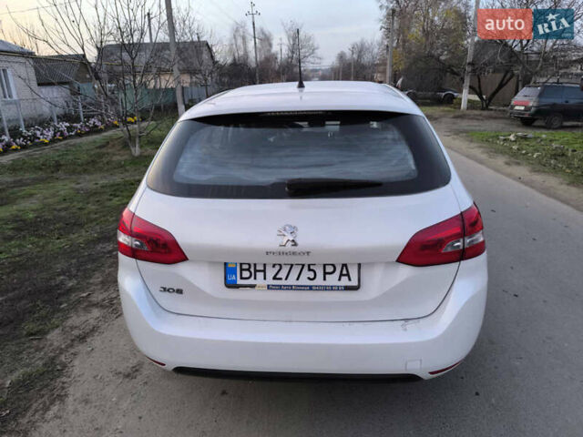 Белый Пежо 308, объемом двигателя 1.6 л и пробегом 95 тыс. км за 11500 $, фото 2 на Automoto.ua
