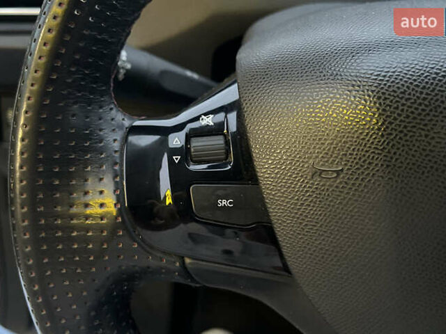 Белый Пежо 308, объемом двигателя 1.56 л и пробегом 357 тыс. км за 9200 $, фото 13 на Automoto.ua