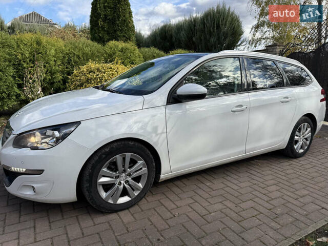 Белый Пежо 308, объемом двигателя 1.56 л и пробегом 274 тыс. км за 9400 $, фото 50 на Automoto.ua