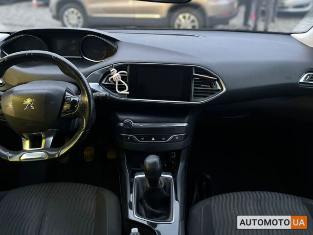 Белый Пежо 308, объемом двигателя 1.6 л и пробегом 347 тыс. км за 11790 $, фото 19 на Automoto.ua