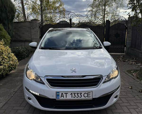 Белый Пежо 308, объемом двигателя 1.56 л и пробегом 274 тыс. км за 9400 $, фото 63 на Automoto.ua