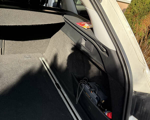 Белый Пежо 308, объемом двигателя 1.56 л и пробегом 274 тыс. км за 9400 $, фото 24 на Automoto.ua