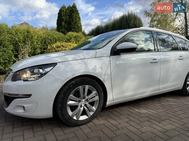 Белый Пежо 308, объемом двигателя 1.56 л и пробегом 274 тыс. км за 9400 $, фото 53 на Automoto.ua