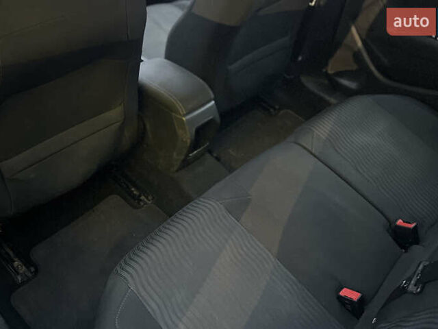 Белый Пежо 308, объемом двигателя 1.56 л и пробегом 357 тыс. км за 9200 $, фото 21 на Automoto.ua