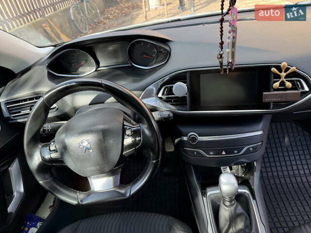 Белый Пежо 308, объемом двигателя 1.56 л и пробегом 274 тыс. км за 9400 $, фото 10 на Automoto.ua
