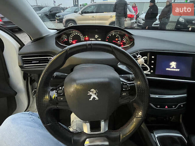 Белый Пежо 308, объемом двигателя 1.56 л и пробегом 357 тыс. км за 9200 $, фото 20 на Automoto.ua