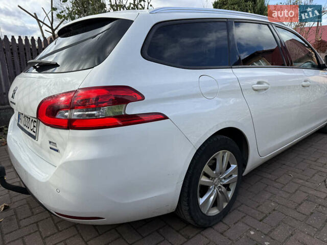 Белый Пежо 308, объемом двигателя 1.56 л и пробегом 274 тыс. км за 9400 $, фото 62 на Automoto.ua