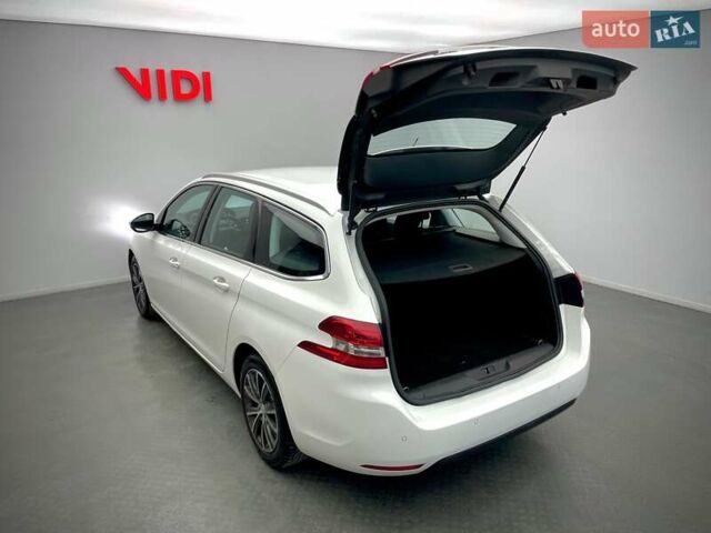 Білий Пежо 308, об'ємом двигуна 1.6 л та пробігом 258 тис. км за 9922 $, фото 6 на Automoto.ua