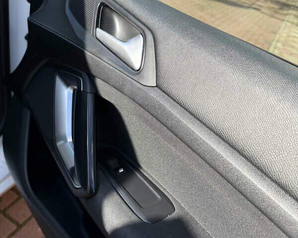 Белый Пежо 308, объемом двигателя 1.56 л и пробегом 274 тыс. км за 9400 $, фото 8 на Automoto.ua