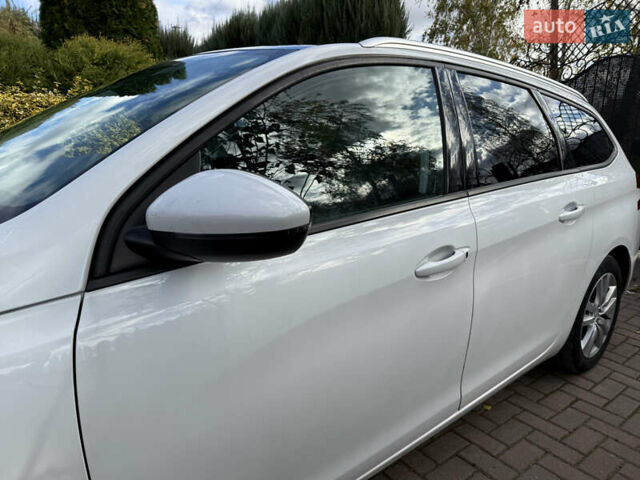 Белый Пежо 308, объемом двигателя 1.56 л и пробегом 274 тыс. км за 9400 $, фото 56 на Automoto.ua