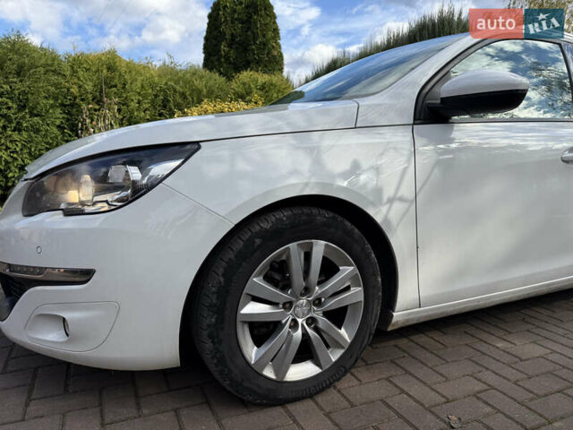 Белый Пежо 308, объемом двигателя 1.56 л и пробегом 274 тыс. км за 9400 $, фото 54 на Automoto.ua
